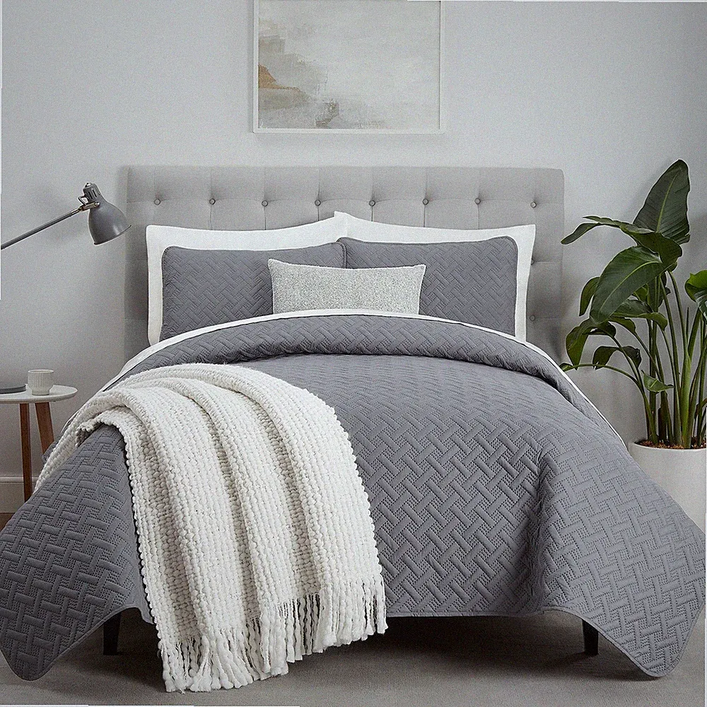 Serta ComfortSure Soft 2-Piece Twin Quilt Bedding Set, Includes Bedspread/Cov...
